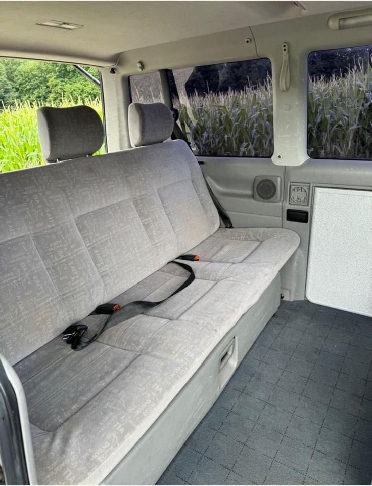 VW T4 MULTIVAN 2.5 Diesel пробіг: 415000 рік: März 1997 Diesel потужність:102 PS коробка: Manuell ціна: 3900 - Фото 7