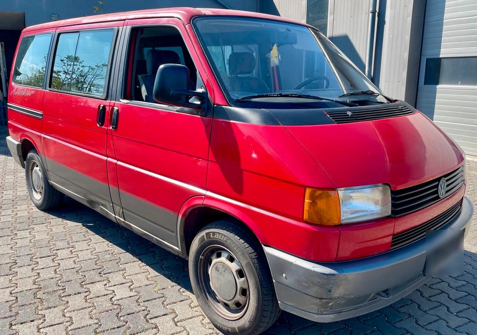 VW T4 Multivan 1,9 td  пробіг: 299213 рік: Juli 1994 Diesel потужність:67 PS коробка: Manuell ціна: 3950 - Фото 0