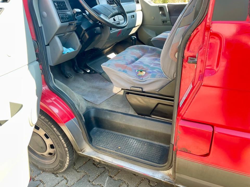 VW T4 Multivan 1,9 td  пробіг: 299213 рік: Juli 1994 Diesel потужність:67 PS коробка: Manuell ціна: 3950 - Фото 6