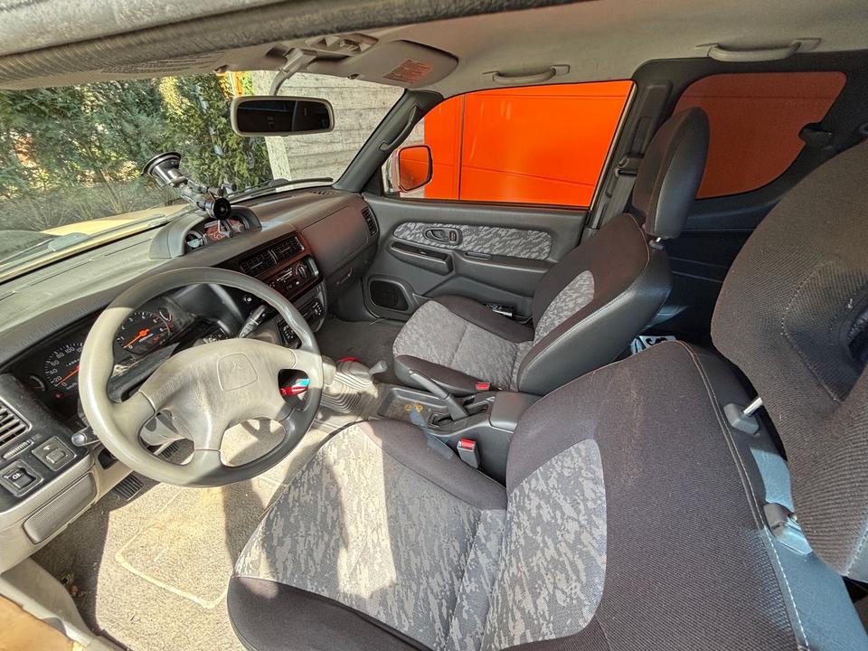 Mitsubishi L200 пробіг: 149000 рік: September 2001 Diesel потужність:100 PS коробка: Manuell ціна: 5800 - Фото 13