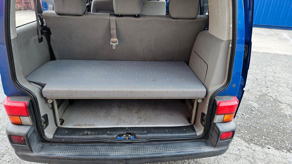 Вживате авто бус Volkswagen T4 Multivan 2,5 TDI пробіг: 510000 рік: Januar 1999 Diesel потужність:88 PS коробка: Manuell ціна: 3950 - Фото 12