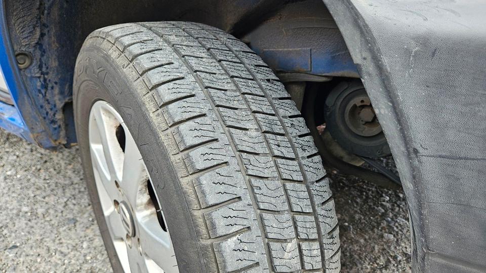 Вживате авто бус Volkswagen T4 Multivan 2,5 TDI пробіг: 510000 рік: Januar 1999 Diesel потужність:88 PS коробка: Manuell ціна: 3950 - Фото 13