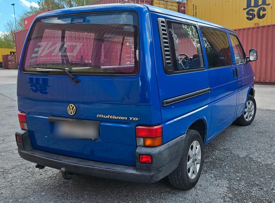 Вживате авто бус Volkswagen T4 Multivan 2,5 TDI пробіг: 510000 рік: Januar 1999 Diesel потужність:88 PS коробка: Manuell ціна: 3950 - Фото 2