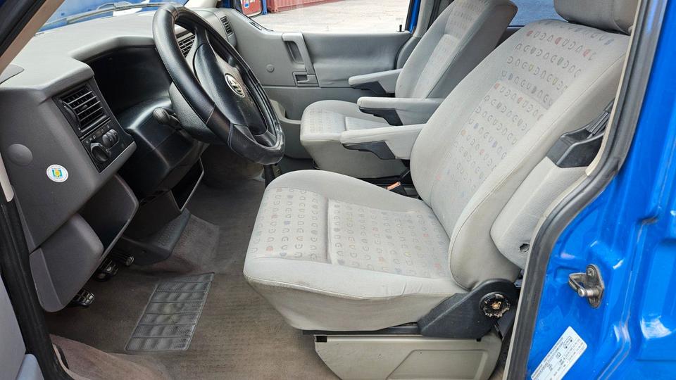 Вживате авто бус Volkswagen T4 Multivan 2,5 TDI пробіг: 510000 рік: Januar 1999 Diesel потужність:88 PS коробка: Manuell ціна: 3950 - Фото 5