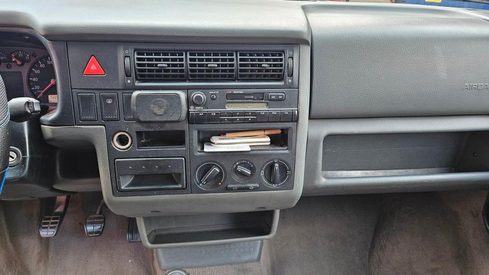 Вживате авто бус Volkswagen T4 Multivan 2,5 TDI пробіг: 510000 рік: Januar 1999 Diesel потужність:88 PS коробка: Manuell ціна: 3950 - Фото 7