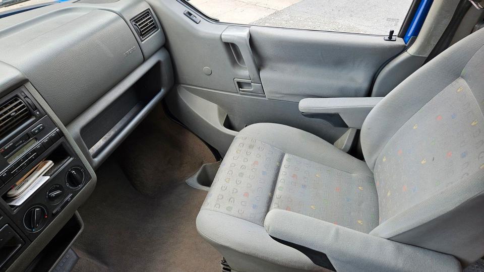 Вживате авто бус Volkswagen T4 Multivan 2,5 TDI пробіг: 510000 рік: Januar 1999 Diesel потужність:88 PS коробка: Manuell ціна: 3950 - Фото 8