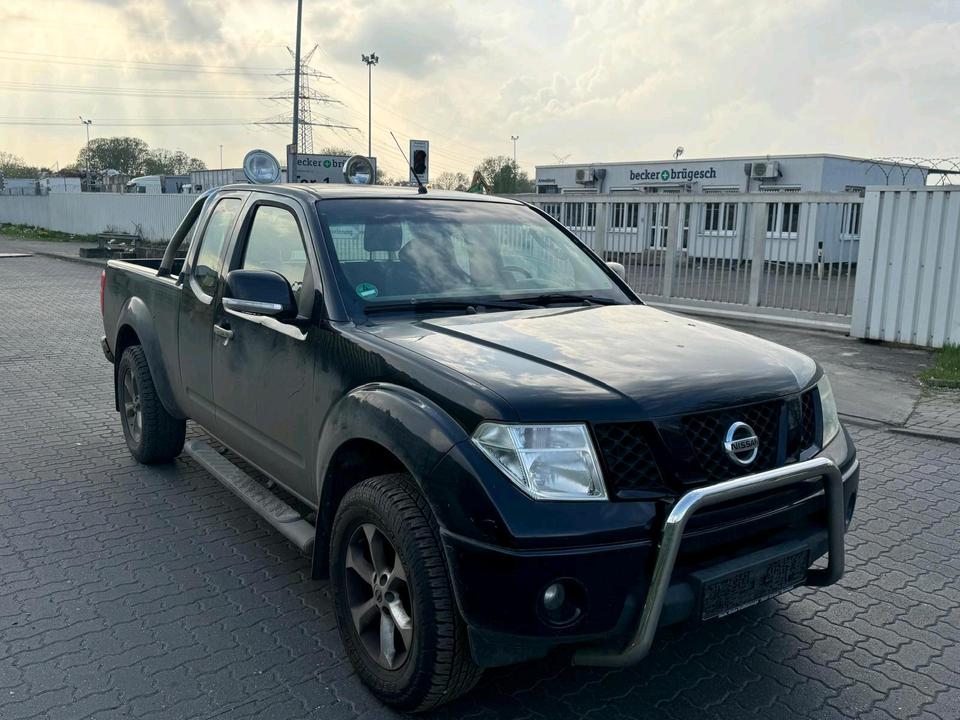 Nissan Navara 4x4  пробіг: 390000 рік: November 2007 Diesel потужність:171 PS коробка: Manuell ціна: 4700 - Фото 1