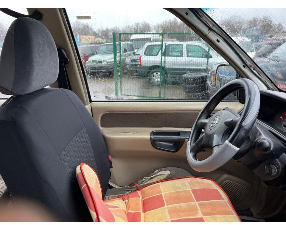 Nissan Terrano 2,7 TD Profi 4X4 пробіг: 228000 рік: September 2002 потужність:101 PS Diesel коробка: Manuell ціна: 1899 - Фото 10