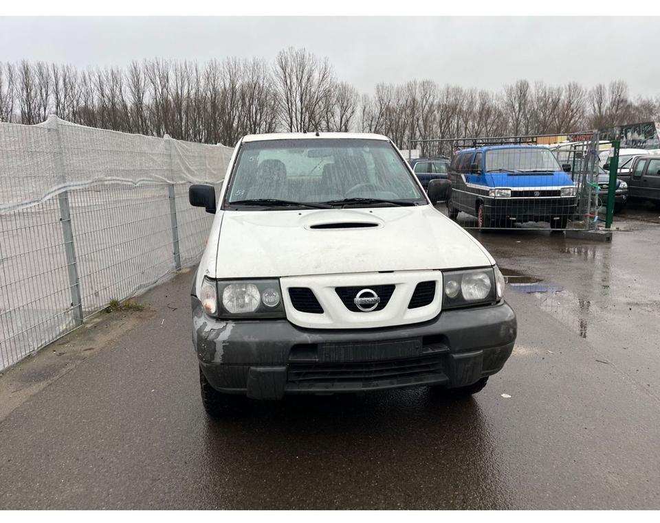Nissan Terrano 2,7 TD Profi 4X4 пробіг: 228000 рік: September 2002 потужність:101 PS Diesel коробка: Manuell ціна: 1899 - Фото 2