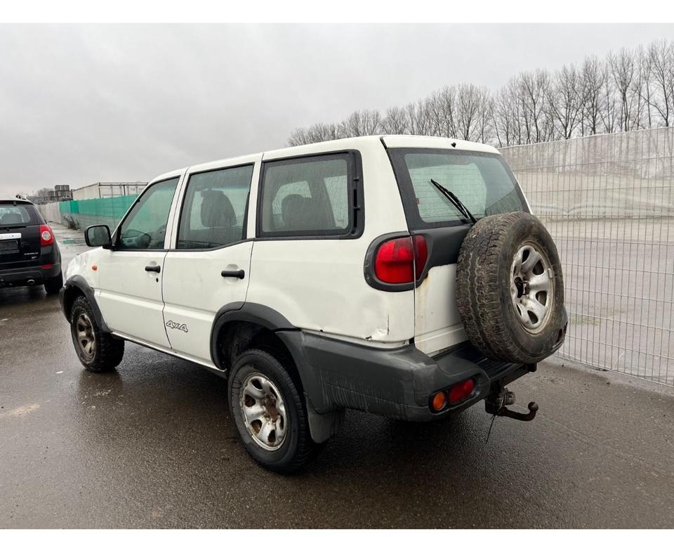 Nissan Terrano 2,7 TD Profi 4X4 пробіг: 228000 рік: September 2002 потужність:101 PS Diesel коробка: Manuell ціна: 1899 - Фото 3