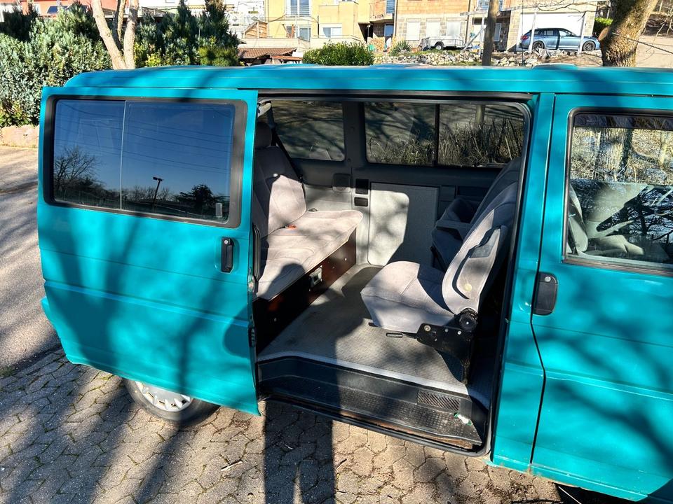 Купити авто військовим Volkswagen T4 Multivan Diesel пробіг: 298000 потужність:68 PS коробка: Manuell ціна: 3900 - Фото 4