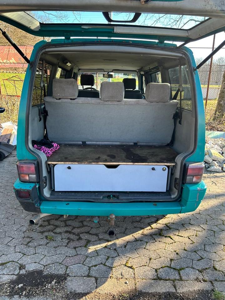 Купити авто військовим Volkswagen T4 Multivan Diesel пробіг: 298000 потужність:68 PS коробка: Manuell ціна: 3900 - Фото 5