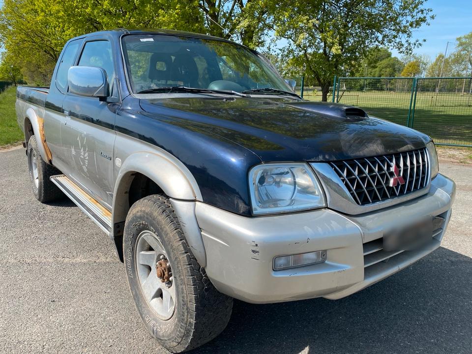 Mitsubishi L200 пробіг: 241000 рік: Oktober 2004 Diesel потужність:115 PS коробка: Manuell ціна: 3350 - Фото 2