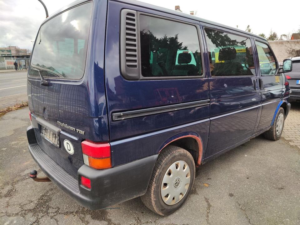 Volkswagen T4 Multivan 2,5 TDI 102 Kw. пробіг: 403974 рік: Februar 1999 Diesel потужність:102 PS коробка: Manuell ціна: 2990 - Фото 3