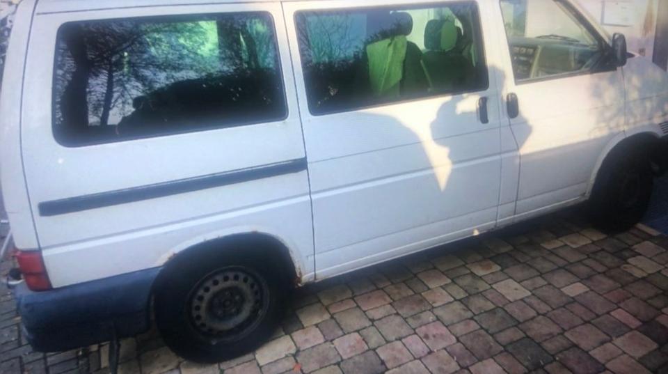 Volkswagen T4 Multivan 2,5 TDI пробіг: 335000 рік: Januar 2000 Diesel потужність:102 PS коробка: Manuell ціна: 3500 - Фото 1