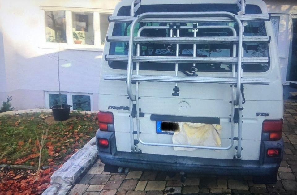 Volkswagen T4 Multivan 2,5 TDI пробіг: 335000 рік: Januar 2000 Diesel потужність:102 PS коробка: Manuell ціна: 3500 - Фото 2