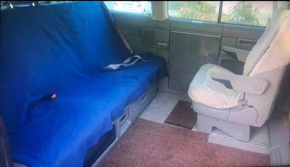 Volkswagen T4 Multivan 2,5 TDI пробіг: 335000 рік: Januar 2000 Diesel потужність:102 PS коробка: Manuell ціна: 3500 - Фото 5