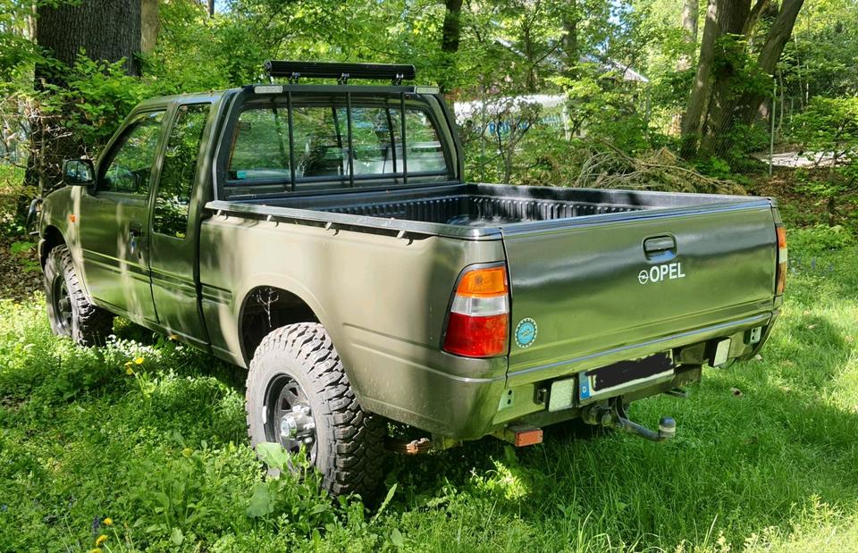 Opel Campo Sportscap 4x4 пробіг: 276000 рік: Oktober 2000 Diesel потужність:109 PS коробка: Manuell ціна: 3699 - Фото 3