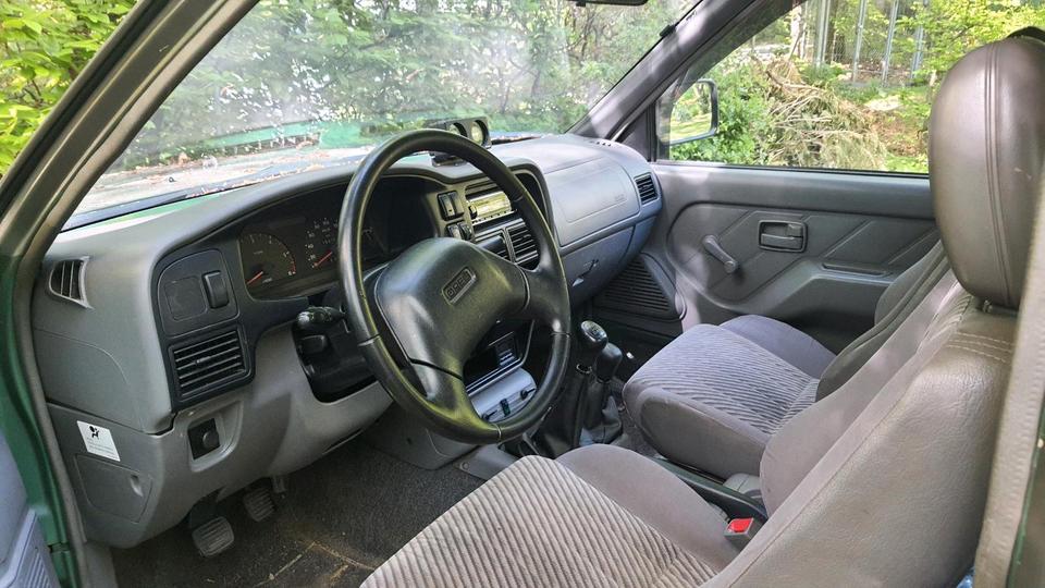 Opel Campo Sportscap 4x4 пробіг: 276000 рік: Oktober 2000 Diesel потужність:109 PS коробка: Manuell ціна: 3699 - Фото 5