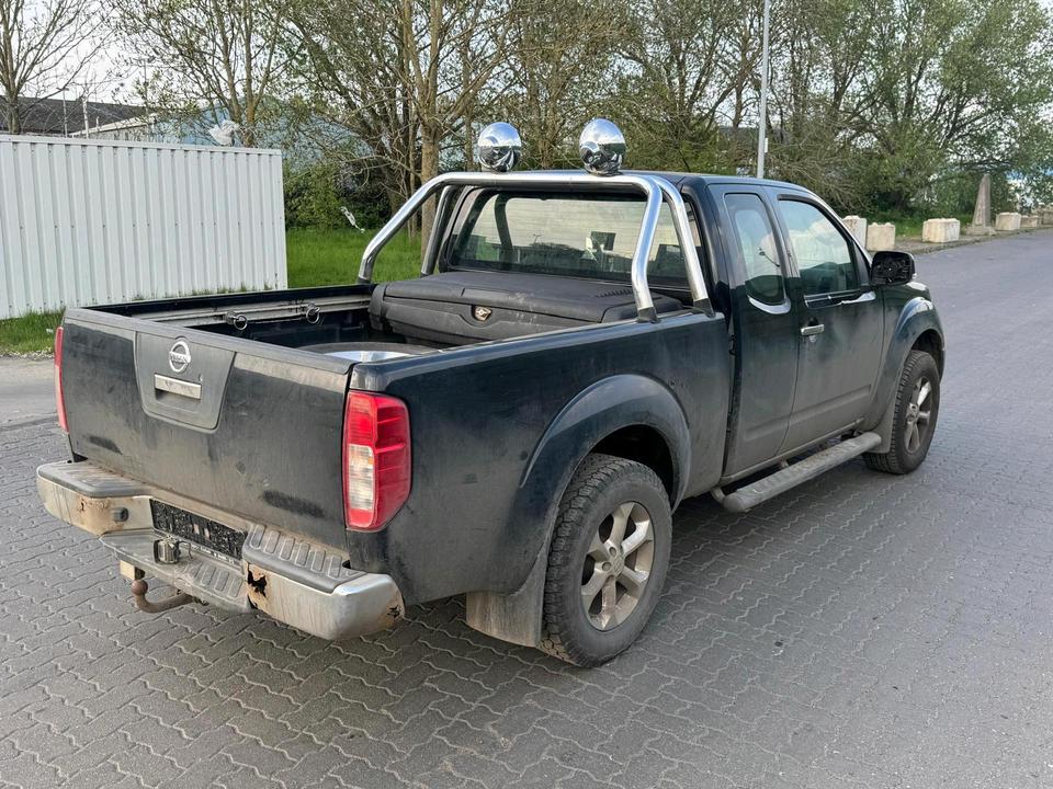 Nissan NAVARA 2.5 D 4x4 Klima King Cab пробіг: 390000 рік: November 2007 Diesel потужність:171 PS коробка: Manuell ціна: 4250 - Фото 3