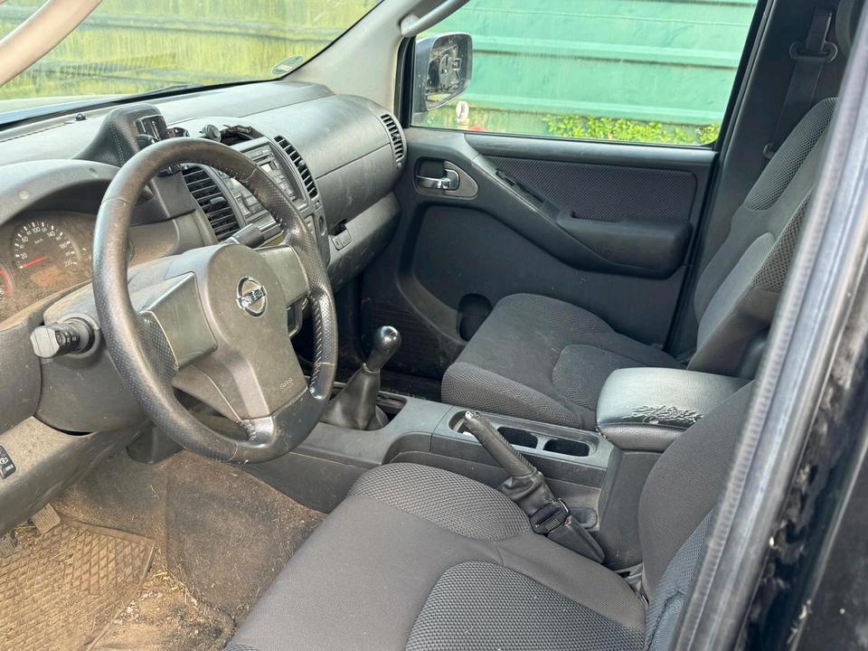 Nissan NAVARA 2.5 D 4x4 Klima King Cab пробіг: 390000 рік: November 2007 Diesel потужність:171 PS коробка: Manuell ціна: 4250 - Фото 5