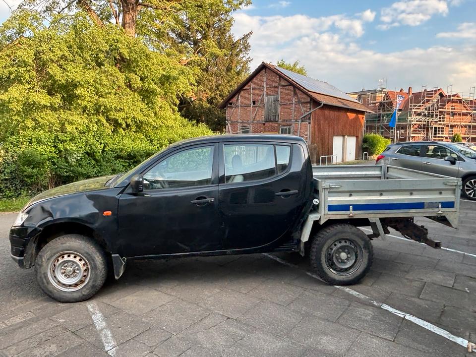 Mitsubishi l200 Doppel Kabine пробіг: 168000 Diesel рік: Dezember 2010 коробка: Manuell 4 (Grün) ціна: 3999 - Фото 2