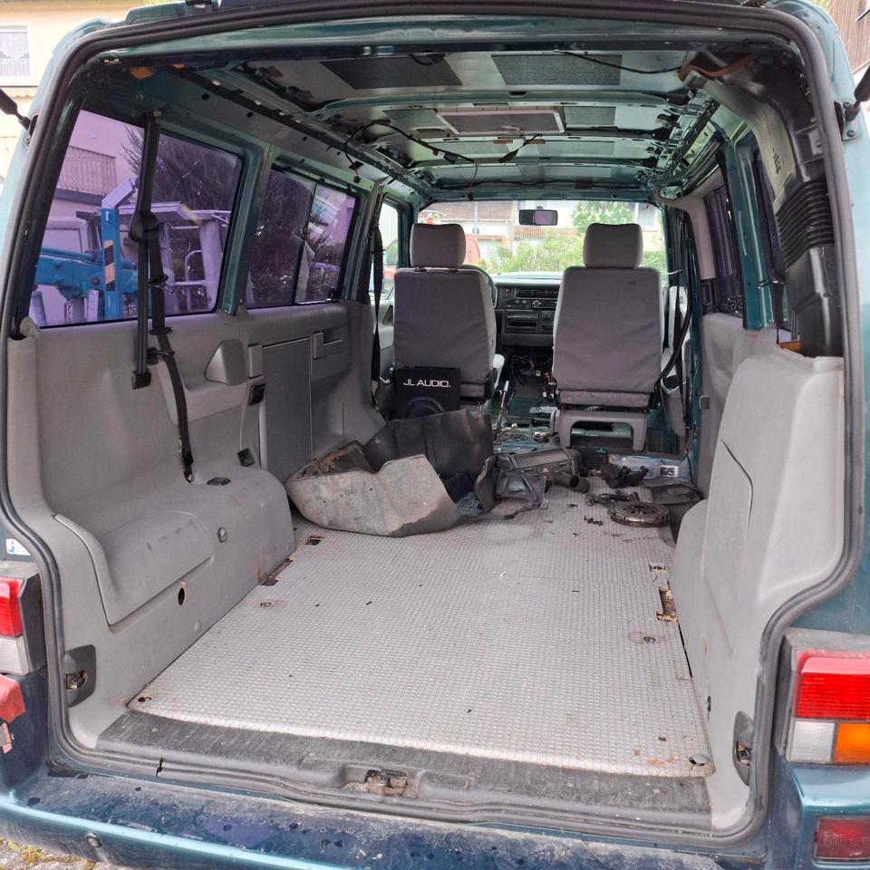 VW T4 Multivan Allstar ACV 2.5 TDI  пробіг: 430000 рік: Juli 1997 Diesel потужність:102 PS коробка: Manuell ціна: 2990 - Фото 4