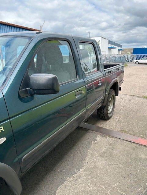 Ford Ranger Doppelkabine 4X4  пробіг: 222853 рік: Juli 2006 Diesel потужність:109 PS коробка: Manuell ціна: 2990 - Фото 3