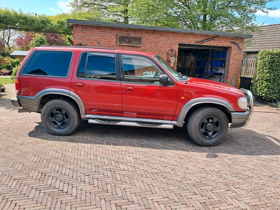 Ford Explorer U2 Rostfrei 4x4 пробіг: 205000 рік: Juni 1998 Autogas (LPG) потужність:204 PS коробка: Automatik ціна: 5800 - Фото 2