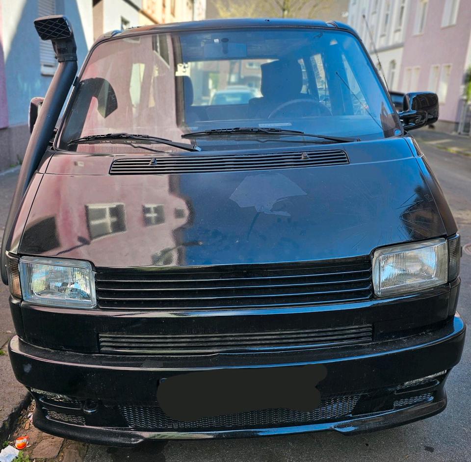 VW T4 Multivan Camper 2,5 Tdi Diesel пробіг: 264990 рік: Juni 1996 Diesel коробка: Manuell ціна: 2990 - Фото 3