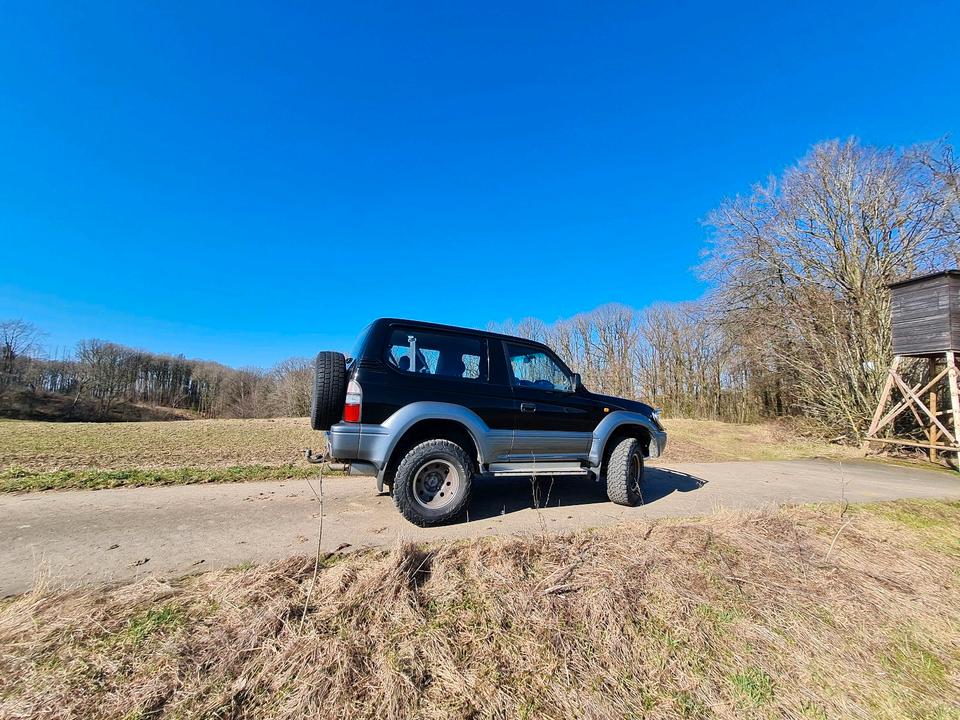 Toyota Land Cruiser KZJ 90 пробіг: 425000 рік: September 1996 Diesel потужність:125 PS коробка: Manuell ціна: 6000 - Фото 2
