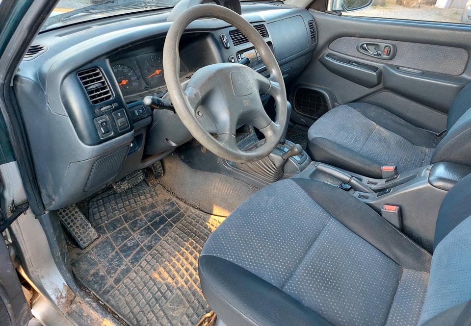 L200 Mitsubishi Lkw Zulassung Diesel Automatik Klima пробіг: 271000 рік: November 2003 Diesel потужність:115 PS коробка: Automatik ціна: 4250 - Фото 5