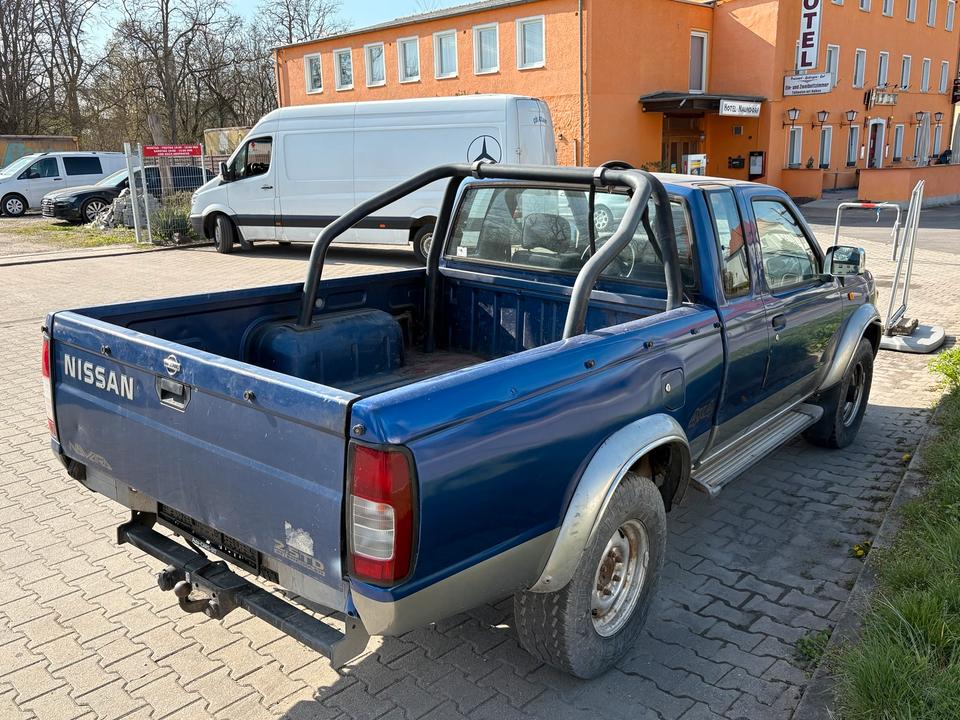 Nissan Pickup 4x4 пробіг: 180000 рік: August 2001 Diesel коробка: Manuell ціна: 3500 - Фото 3