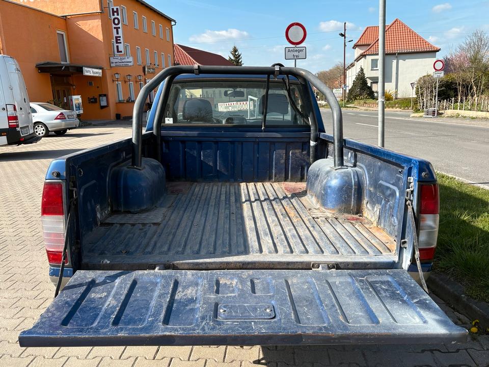 Nissan Pickup 4x4 пробіг: 180000 рік: August 2001 Diesel коробка: Manuell ціна: 3500 - Фото 6