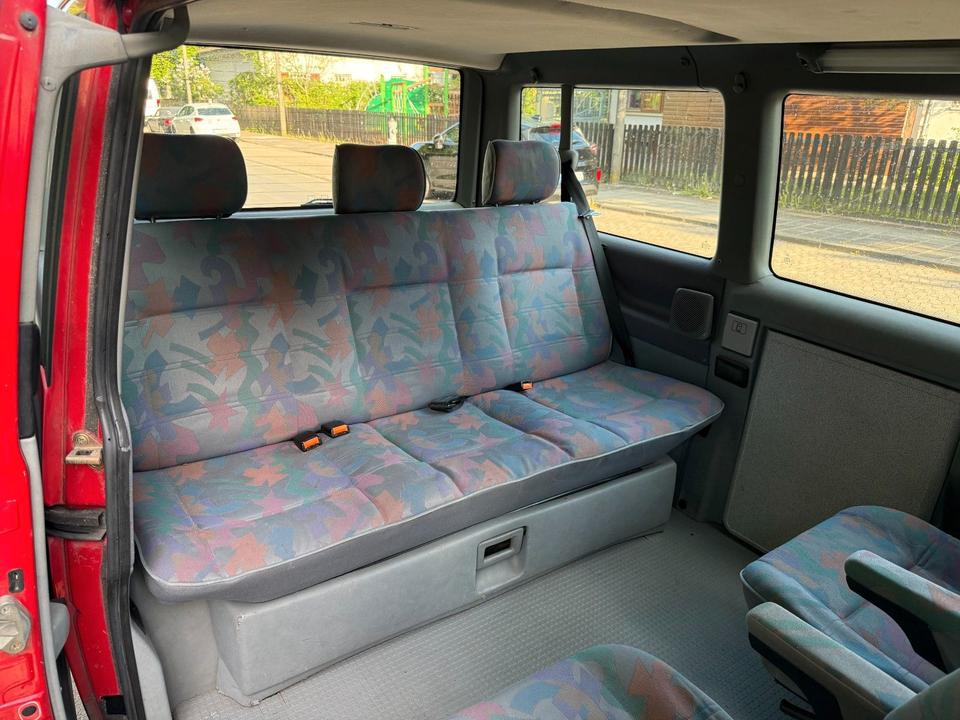 Volkswagen T4 Multivan 1.9  пробіг: 370000 рік: März 1995 Diesel потужність:68 PS коробка: Manuell ціна: 3500 - Фото 7