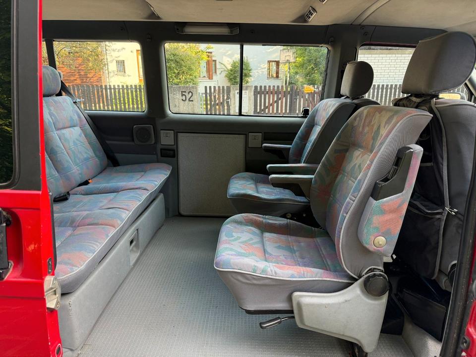 Volkswagen T4 Multivan 1.9  пробіг: 370000 рік: März 1995 Diesel потужність:68 PS коробка: Manuell ціна: 3500 - Фото 8