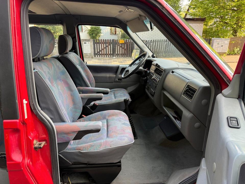 Volkswagen T4 Multivan 1.9  пробіг: 370000 рік: März 1995 Diesel потужність:68 PS коробка: Manuell ціна: 3500 - Фото 9