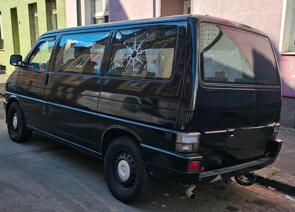 VW T4 Multivan Camper 2,4 Diesel пробіг: 264990 рік: Juni 1996 Diesel коробка: Manuell ціна: 2990 - Фото 5