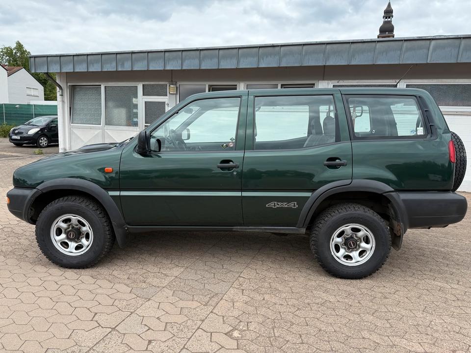 Nissan Terrano 2.4 пробіг: 154000 рік: September 1996 Benzin потужність:118 PS коробка: Manuell ціна: 3900 - Фото 1