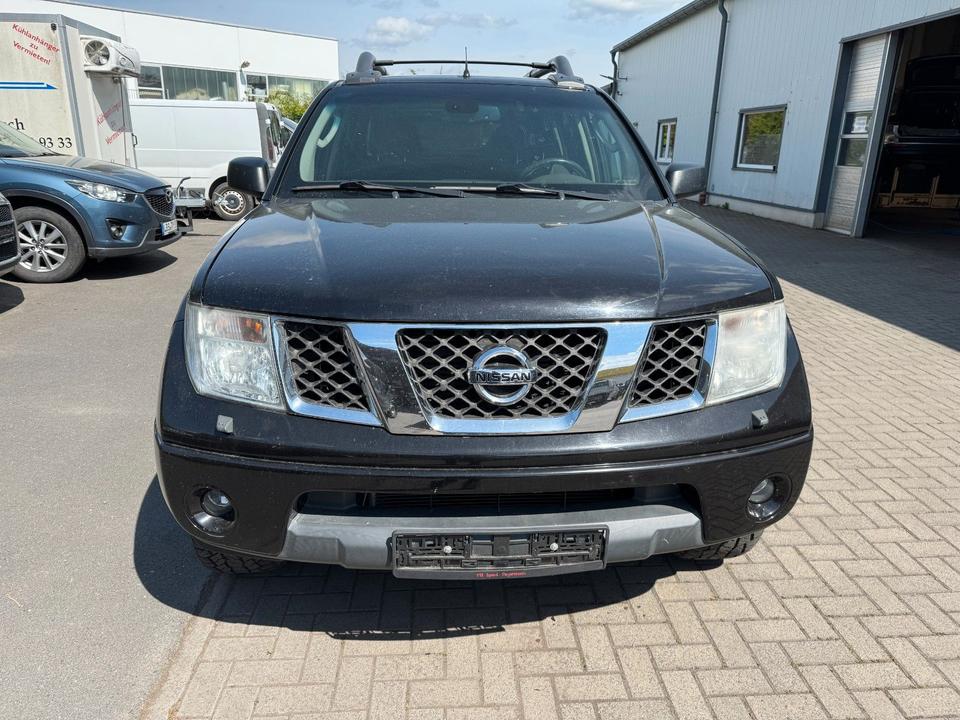 Nissan Navara Pickup Doppelkabine Premium 4X4 Hardtop пробіг: 199900 рік: Oktober 2006 Diesel потужність:171 PS коробка: Manuell ціна: 4990 - Фото 1