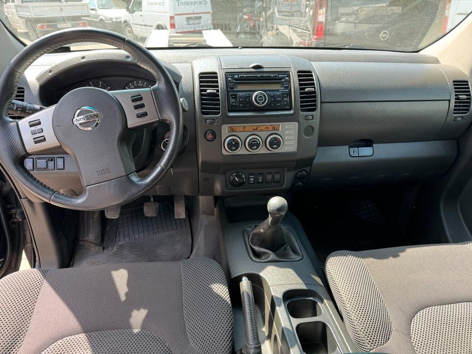 Nissan Navara Pickup Doppelkabine Premium 4X4 Hardtop пробіг: 199900 рік: Oktober 2006 Diesel потужність:171 PS коробка: Manuell ціна: 4990 - Фото 8