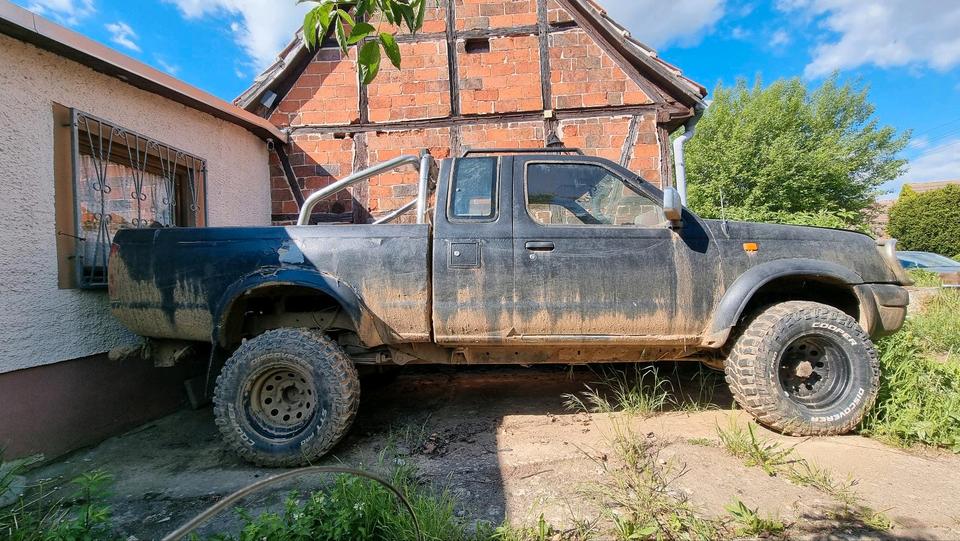 Всюдихід АГІНЬ! Nissan Navara D22  Pick Up 2,5l TDI пробіг: 999999 рік: Januar 2001 Diesel потужність:133 PS коробка: Manuell ціна: 1500 - Фото 1