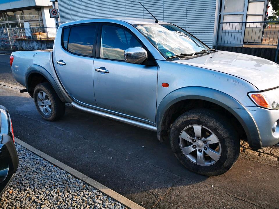 Mitsubishi L200 пробіг: 245000 рік: Oktober 2008 Diesel потужність:168 PS коробка: Manuell ціна: 5500 - Фото 0