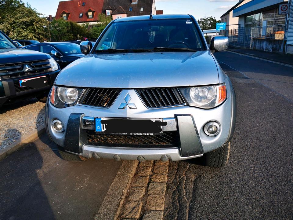 Mitsubishi L200 пробіг: 245000 рік: Oktober 2008 Diesel потужність:168 PS коробка: Manuell ціна: 5500 - Фото 2