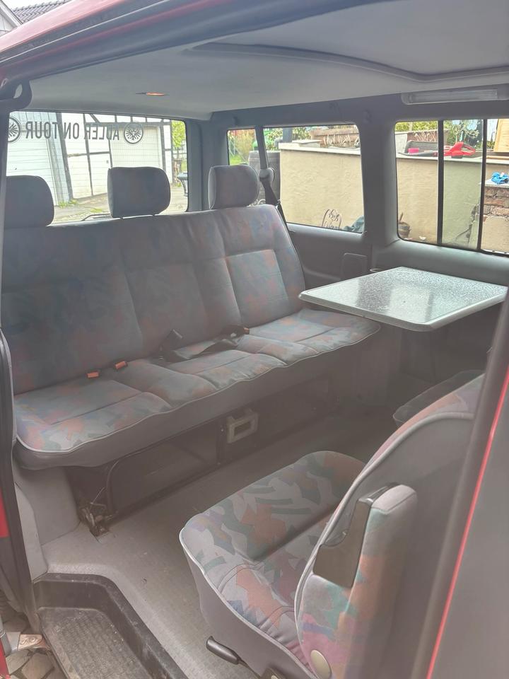 Надійне авто VW T4 Multivan пробіг: 308812 Diesel потужність:68 PS коробка: Manuell ціна: 3900 - Фото 0
