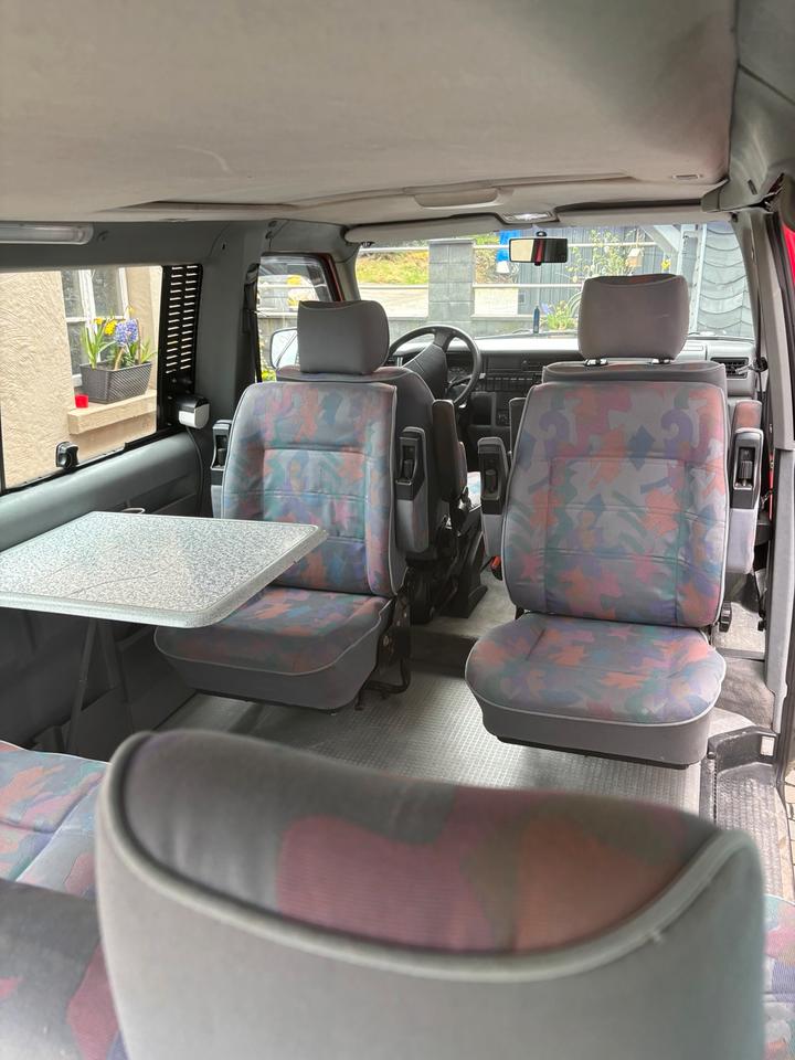 Надійне авто VW T4 Multivan пробіг: 308812 Diesel потужність:68 PS коробка: Manuell ціна: 3900 - Фото 1