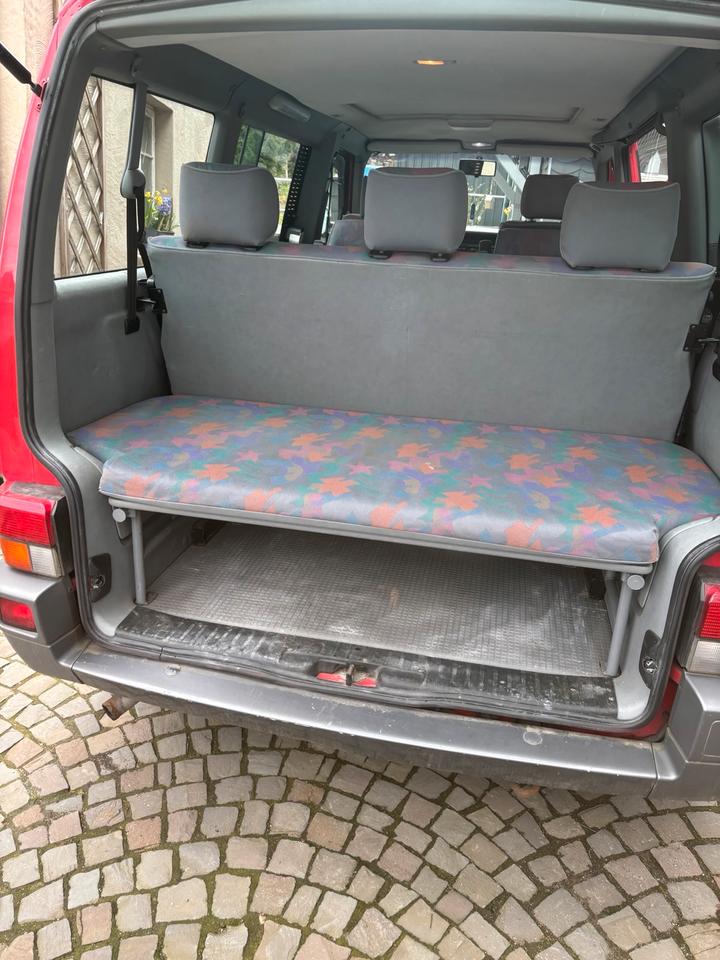 Надійне авто VW T4 Multivan пробіг: 308812 Diesel потужність:68 PS коробка: Manuell ціна: 3900 - Фото 4