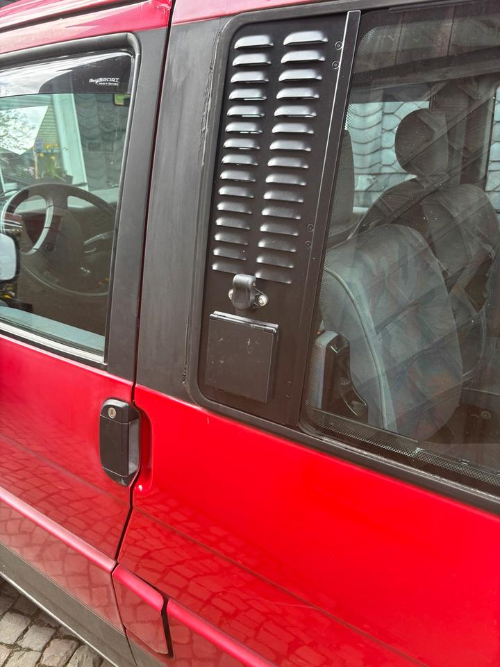 Надійне авто VW T4 Multivan пробіг: 308812 Diesel потужність:68 PS коробка: Manuell ціна: 3900 - Фото 7