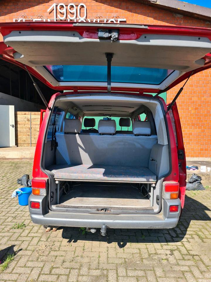 купити бус VW T4 Bus, Multivan  рік: Januar 1997 Diesel потужність:102 PS коробка: Manuell ціна: 3500 - Фото 2