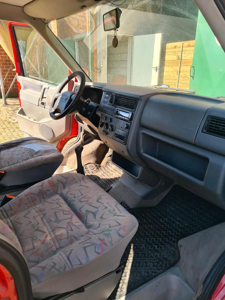 купити бус VW T4 Bus, Multivan  рік: Januar 1997 Diesel потужність:102 PS коробка: Manuell ціна: 3500 - Фото 3
